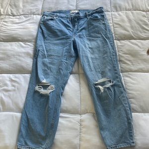 NWOT A&F mom high rise new size 31